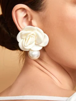 Elegant Flower Imitation Pearl Dangle Earrings