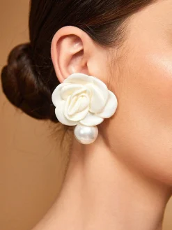 Elegant Flower Imitation Pearl Dangle Earrings