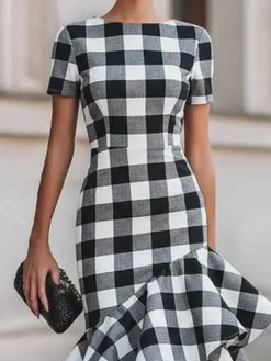 Elegant Plaid Crew Neck Maxi Dress