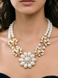 Stylish Rhinestone Leaf and Flower Pendant Necklace