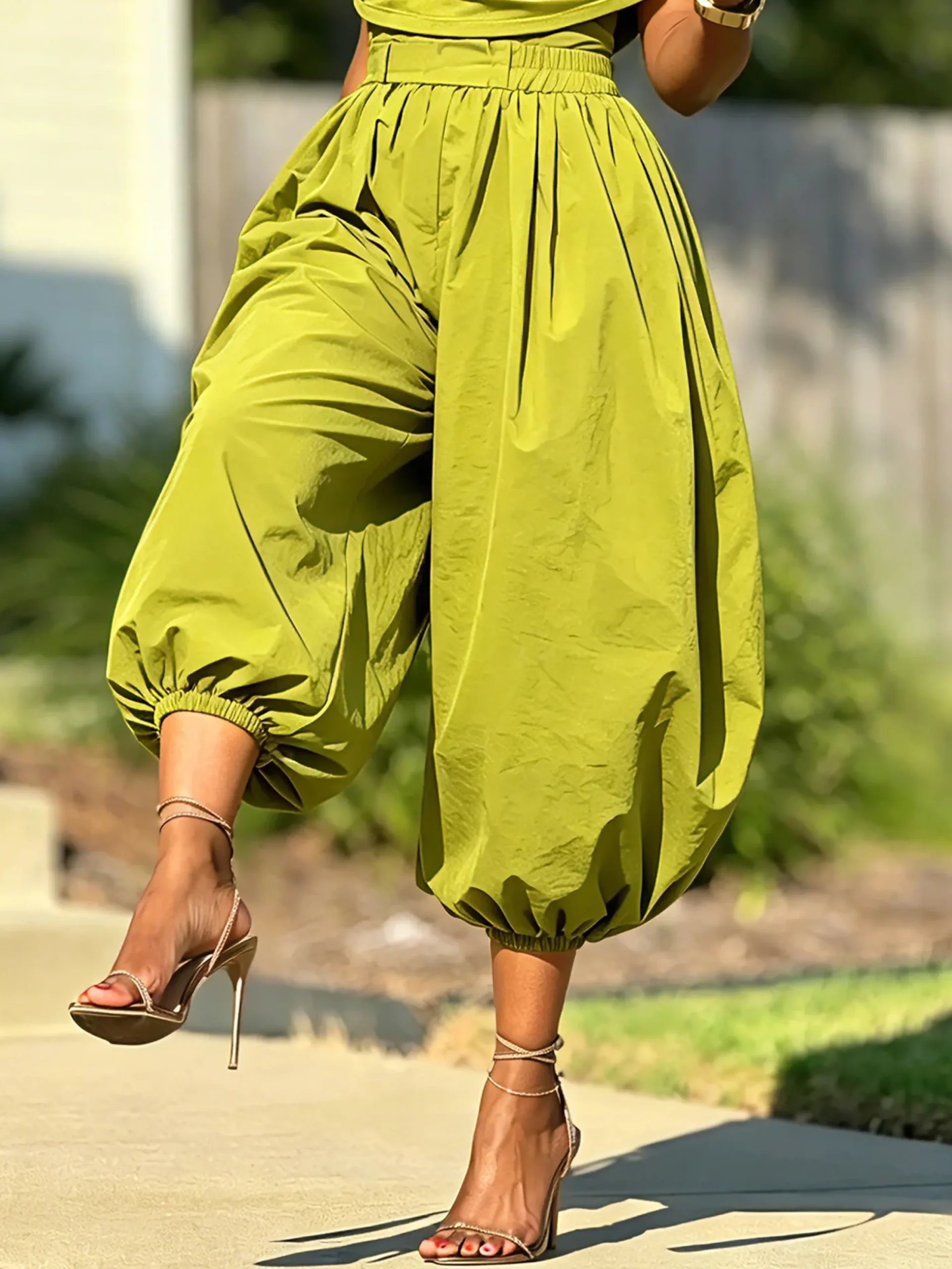 Urban Solid Relaxed Cropped Ankle Pants