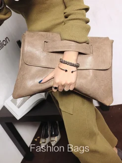 Women Large Capacity Commuting Magnetic Clutch Bag with Crossbody Strap