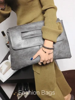 Women Large Capacity Commuting Magnetic Clutch Bag with Crossbody Strap