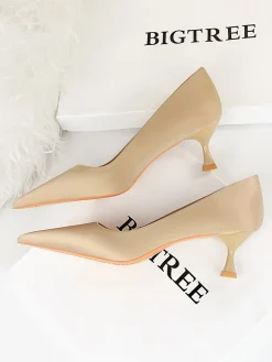 Women Minimalist Wineglass Heel Shallow Pumps